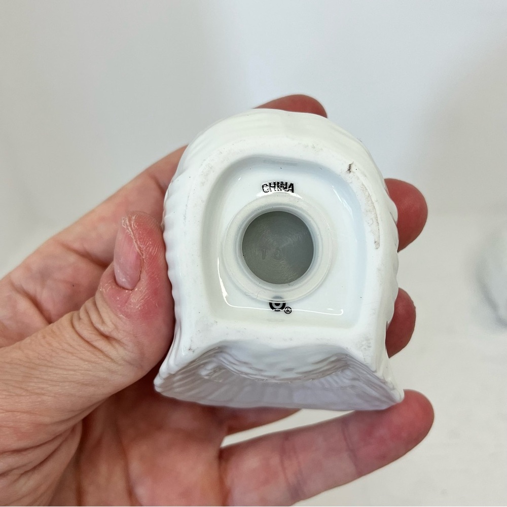 White Ceramic Turkey Salt and Pepper Shakers - Picture 7 of 7